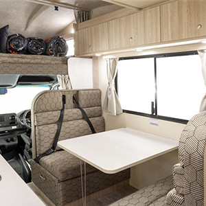 apollo-euro-deluxe-motorhome-6-berth-interior-front