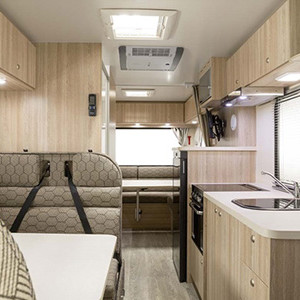 apollo-euro-deluxe-motorhome-6-berth-interior1